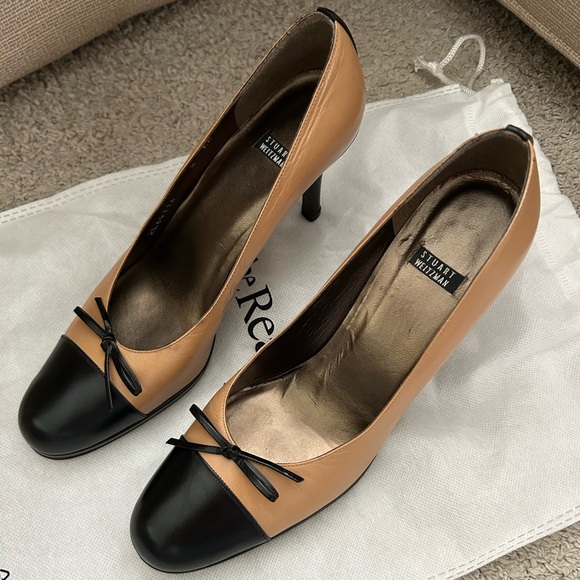 Stuart Weitzman round toe pumps • size 8 - Picture 2 of 7